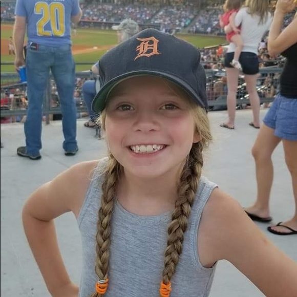 Hi This is Samson & I’m Kathy! I’m So glad you stopped by - I love offers ♥️🙏🛍 - Picture 7 of 15